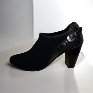 Donald J. Pliner Couture Black Croc-Accent ankle shoe Size 7M